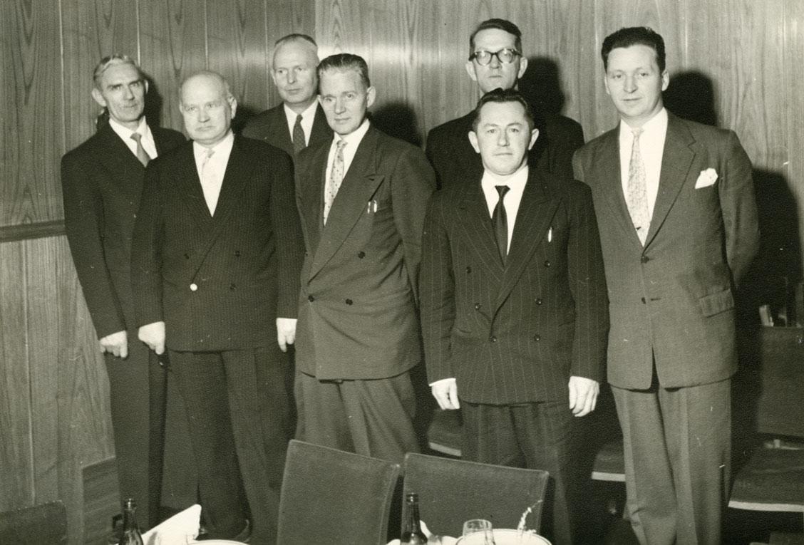 Mynd frá stofnfundi og fyrstu árum LABAK